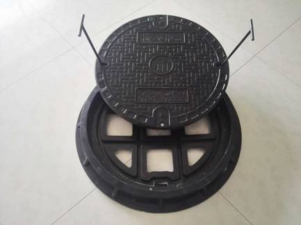 旋扣式防(fang)墜井蓋